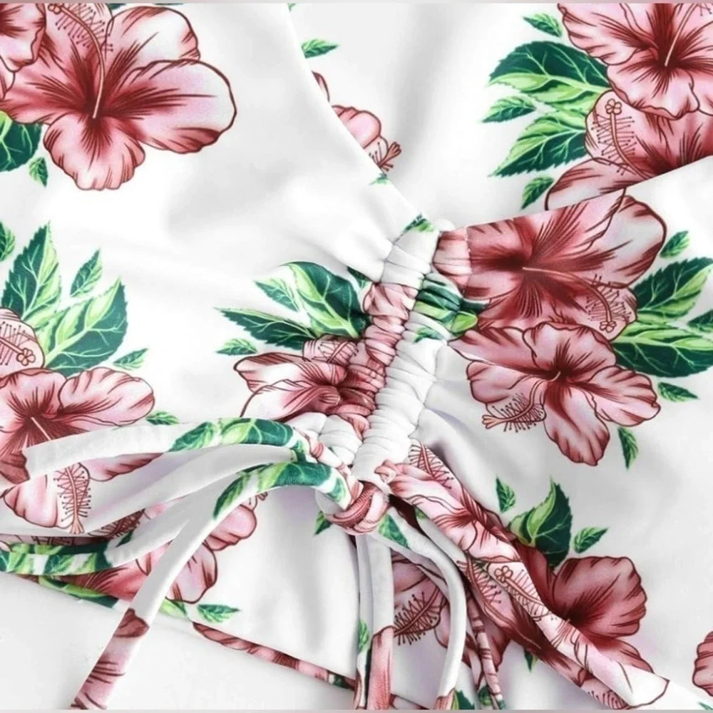 🚨 BUNDLE 5 FOR $20 🚨 Zaful Floral Scrunch Tie Padded Bathingsuit Top 💕